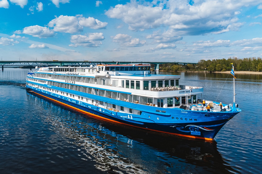 Круиз "Москва - Углич - Горицы - Кижи - Петрозаводск - Бесов нос - Петрозаводск - Старая Ладога - Валаам - Санкт-Петербург", теплоход "Россия"