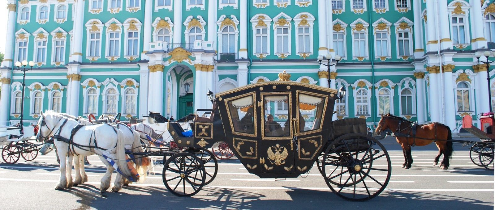 "Для милых дам" - 8 марта в Петербурге