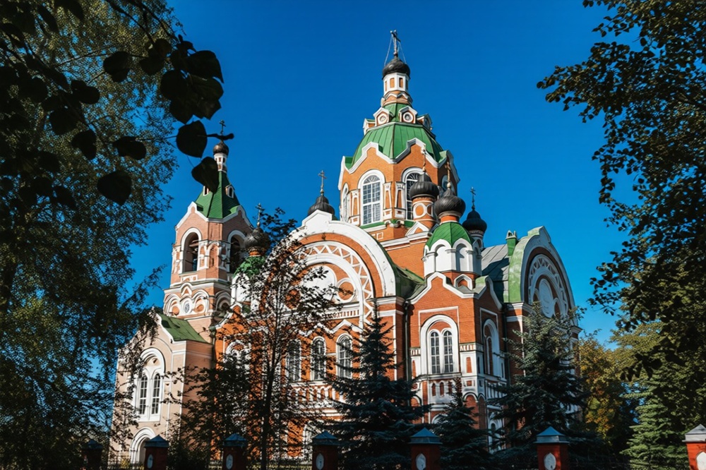 Круиз "Москва (трансфер) Нижний Новгород - Пермь - Тольятти - Нижний Новгород (трансфер) Москва", теплоход "Мамин-Сибиряк"