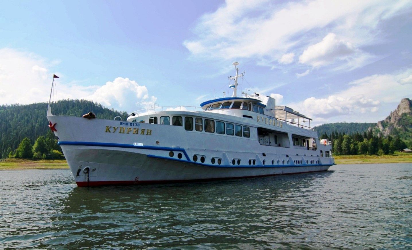 Авторский эксклюзивный круиз по Енисею на теплоходе-яхте "Куприян"