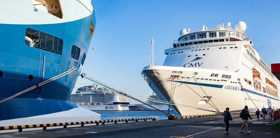 Allgemeine Information über den Hafen „Marine Facade“ von St. Petersburg Russland