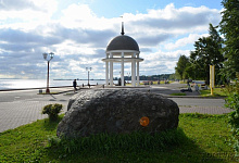 Онежская набережная в Петрозаводске, Карелия. Ротонда