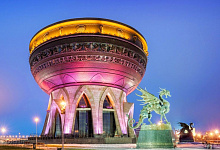 Казань на берегах Волги и Казанки. Центр семьи «Казан» - дворец бракосочетаний (ЗАГС)