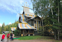 Деревня Верхние Мандроги на реке Свирь