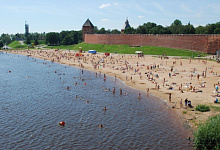 Кремль, Великий Новгород. Пляж на реке Волхов