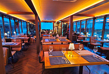 Экскурсии по Неве, теплоход ледового класса Шустрый Бобёр