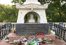 Свято-Успенский Святогорский мужской монастырь, Пушкинские Горы