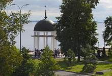 Онежская набережная в Петрозаводске, Карелия. Ротонда