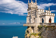 Ласточкино гнездо, на 40-м Аврориной скале мыса Ай-Тодор